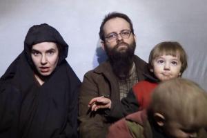 "Пять лет в аду": В Пакистане из плена боевиков освободили семью заложников из стран Запада