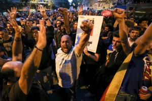 Сотни тысяч людей в Каталонии снова вышли на протесты