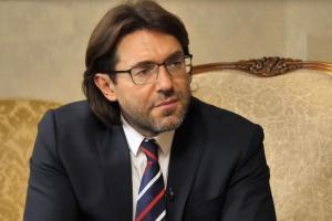 "Наташа, прости": Шоумен Малахов изменяет своей жене