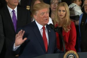 Трамп объявил чрезвычайную ситуацию в США