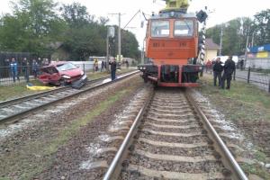 На Киевщине автомобиль попал под поезд: погиб человек