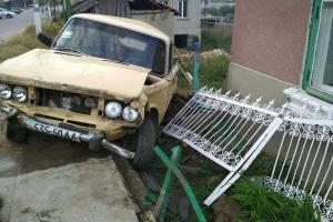 На Одесчине пьяный водитель снес скамейку с бабушками: трое погибших