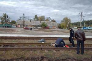 Молодой парень попал под поезд в Хмельницкой области