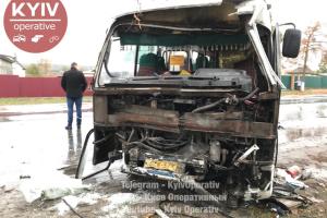 Под Киевом столкнулись 2 маршрутки: много пострадавших, водитель-виновник сбежал