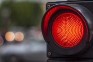 Водитель в состоянии алкогольного состоянии сбил женщину на переходе в Киеве