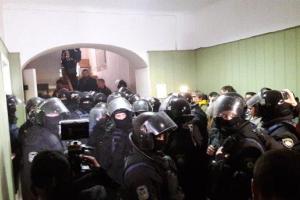 Суд над Кохановским: опубликованы фото и видео кровавого противостояния