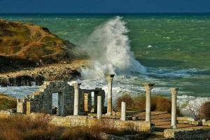 Правительство Москвы обременило Крым долгами: крымчанам грозит потеря собственности