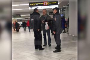 Пьяного актера Балуева сняли с рейса в российском аэропорту