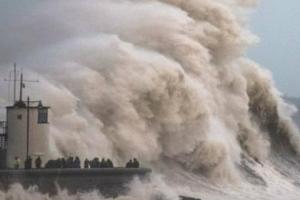 Великобританию атаковал шторм "Брайан"