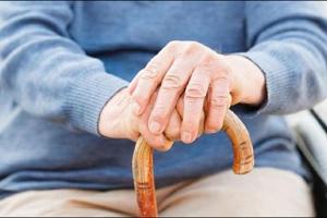 Пенсионер попросил у Путина "выкопать ему могилу и купить гроб"