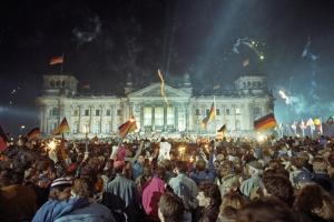 Германия отмечает 27-летие объединения ФРГ и ГДР 