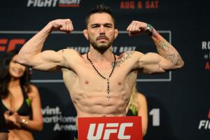 Скандальный боец UFC избил лежащую женщину: инцидент попал на видео