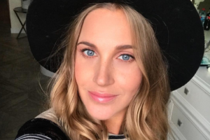 Юлия Ковальчук поделилась снимком новорожденной дочери