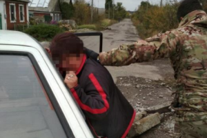 В зоне АТО СБУ задержала боевика "Цыгана" и информаторшу "ДНР"