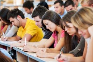 Абитуриенты, поступающие в колледжи и техникумы, будут подавать документы по-новому