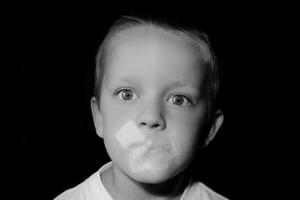 Написала на лбу слово "дурак": Как в РФ учителя издеваются над учениками