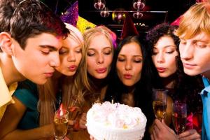 Как отпраздновать 18 лет: интересные идеи
