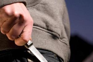 Во время драки у станции Киевского метро мужчина получил ножевое ранение