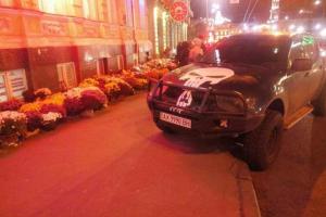 В Харькове водитель припарковался на тротуаре, где погибли люди - соцсети