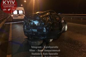 Жуткое ДТП в Киеве: бензовоз мгновенно убил двух человек, которые толкали заглохший "Опель"