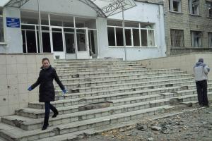 Попадания в жилые дома: в сети показали последствия обстрела Донецка