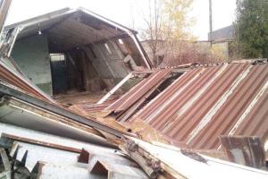 Кровля здания обрушилась во Львовской области, погиб мужчина