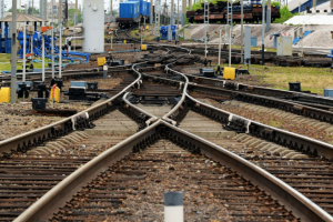 В Харькове поездом травмировано 20-летнего парня