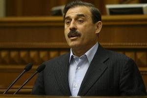 «Или на украинском, или никак»: народному депутату запретили говорить с трибуны Рады на русском языке