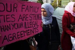 Греческие беженцы объявили голодовку: хотят в Германию