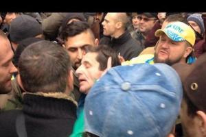 "Наконец-то мы до тебя добрались": в Киеве избили Шкиряка