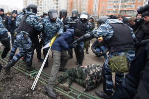 "Остановим геноцид!": В Москве прошел "Русский марш", около 70 человек задержаны