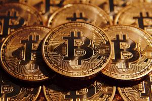 Стоит ли вкладывать деньги в биткоин в Украине?