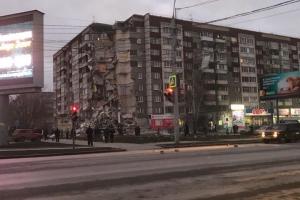 "Сложился, как карточный домик": в России обрушился подъезд жилой высотки