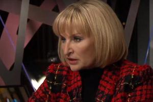 Ирина Луценко "засветилась" в туфельках, как у Пэрис Хилтон