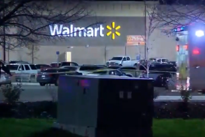 В США возле супермаркета расстреляли людей