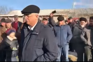 В Крыму с похорон Веджие Кашка с позором прогнали путинского коллаборанта