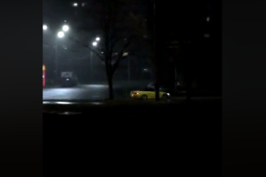 "На остановке рядом стояли люди": появилось видео уличных гонок по ночному Харькову