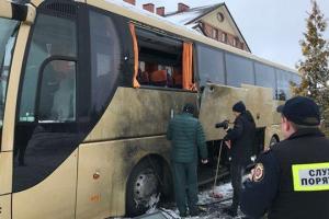 Автобус польских туристов под Львовом обстреляли из гранатомета - СМИ