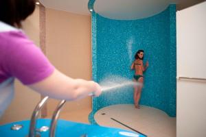 В российском санатории душ Шарко лишил девственности юную пациентку