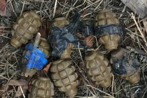 В зоне АТО обнаружен заминированный тайник с российским оружием