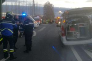 Во Франции поезд столкнулся со школьным автобусом: есть жертвы
