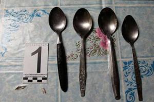 В России женщина до смерти забила 3-летнего сына своей подруги ложками
