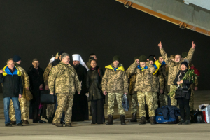 "Молятся на иконы Сталина и сажают за украинские песни": рассказы патриотов, вернувшихся из плена боевиков