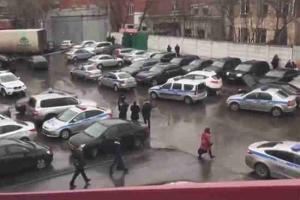 «У меня восемь детей»: экс-директор кондитерской фабрики в Москве открыл стрельбу, есть жертвы