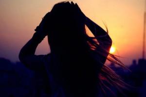 "Продамся за iPhone": россиянка решила через объявление найти щедрого мужчину для встречи Нового года