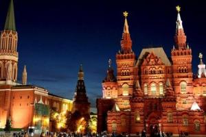 В России задержали стрелка, тяжело ранившего девушку и парня возле Кремля