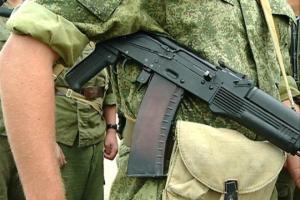 В предсмертной записке просил маму съездить отдохнуть в Сочи: В РФ солдат-срочник пытался совершить суицид