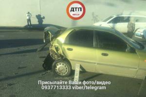 ДТП в Киеве: водитель Mazda врезался в Daewoo, есть пострадавшие