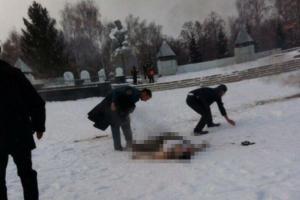 Не дождался помощи от Путина: умер уволенный чиновник, который поджег себя у здания мэрии