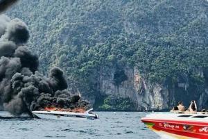 В Таиланде взорвалась моторная лодка с туристами